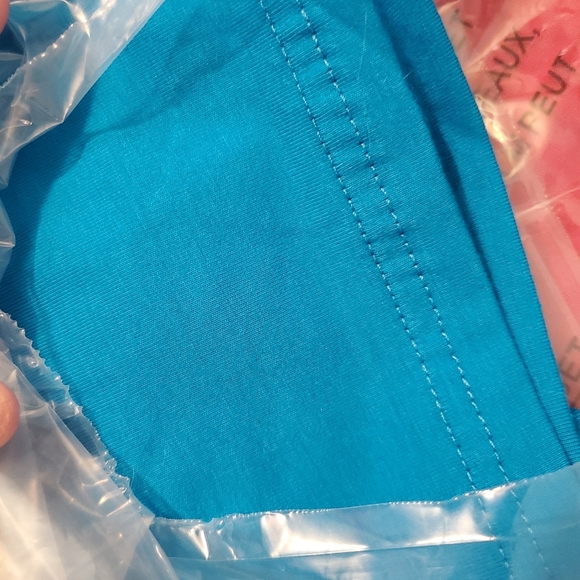 New York and Company "Manhatten" tee - Picture 2 of 3